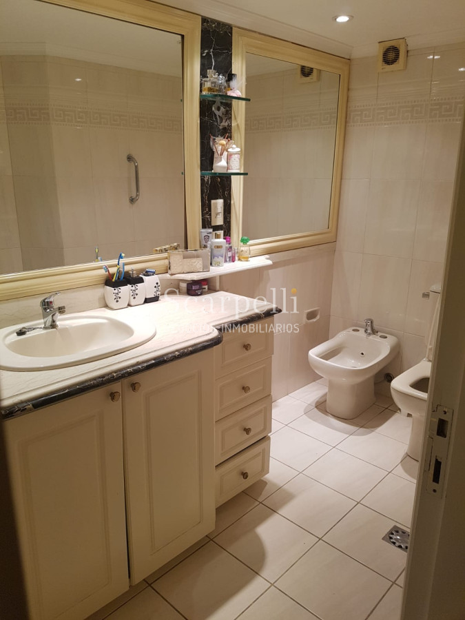 Apartamento ID.28914 - Apartamento Frente al Club de Golf con estupendo entorno verde Próximo Rambla & Shopping Punta Carretas: Inmejorable Vista y Tranquilidad.-
