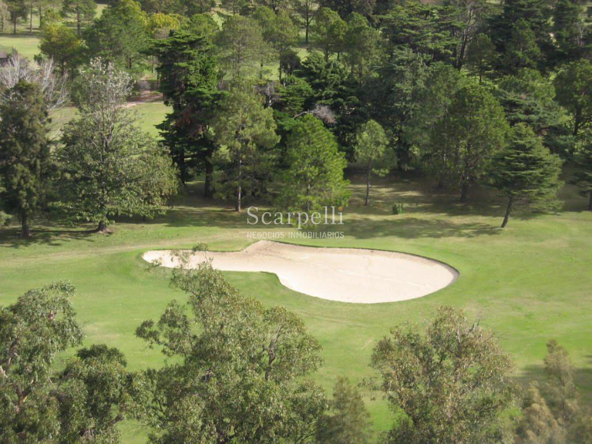 Apartamento ID.28914 - Apartamento Frente al Club de Golf con estupendo entorno verde Próximo Rambla & Shopping Punta Carretas: Inmejorable Vista y Tranquilidad.-