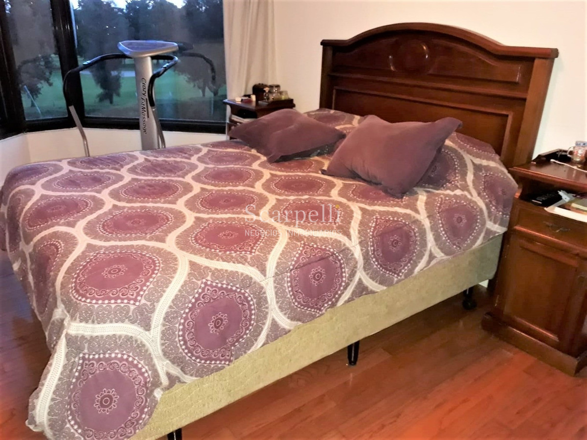 Apartamento ID.28914 - Apartamento Frente al Club de Golf con estupendo entorno verde Próximo Rambla & Shopping Punta Carretas: Inmejorable Vista y Tranquilidad.-