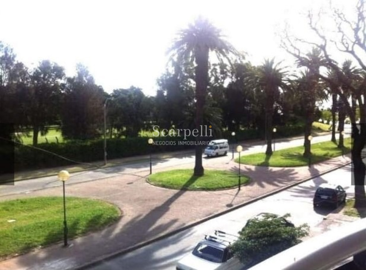 Apartamento ID.28914 - Apartamento Frente al Club de Golf con estupendo entorno verde Próximo Rambla & Shopping Punta Carretas: Inmejorable Vista y Tranquilidad.-