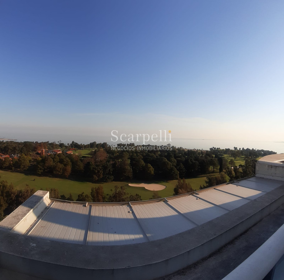 Apartamento ID.28914 - Apartamento Frente al Club de Golf con estupendo entorno verde Próximo Rambla & Shopping Punta Carretas: Inmejorable Vista y Tranquilidad.-