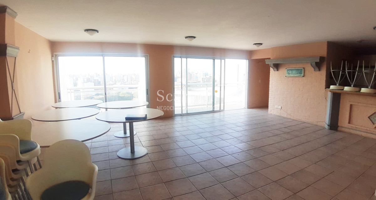 Apartamento ID.28914 - Apartamento Frente al Club de Golf con estupendo entorno verde Próximo Rambla & Shopping Punta Carretas: Inmejorable Vista y Tranquilidad.-