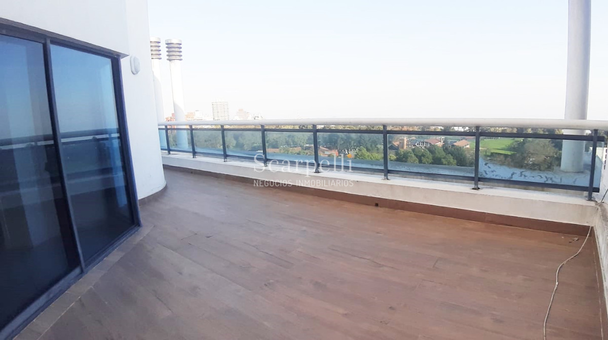 Apartamento ID.28914 - Apartamento Frente al Club de Golf con estupendo entorno verde Próximo Rambla & Shopping Punta Carretas: Inmejorable Vista y Tranquilidad.-