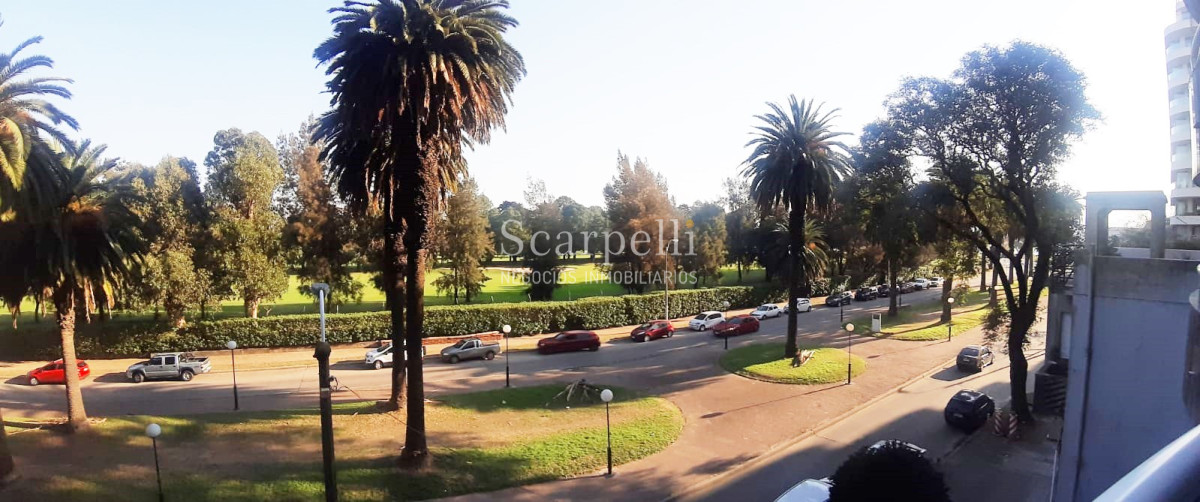 Apartamento ID.28914 - Apartamento Frente al Club de Golf con estupendo entorno verde Próximo Rambla & Shopping Punta Carretas: Inmejorable Vista y Tranquilidad.-