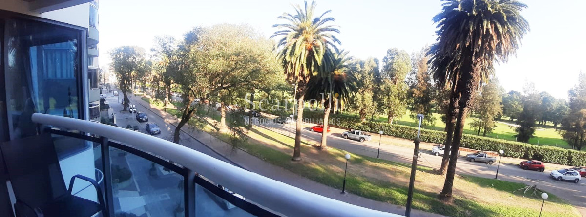 Apartamento ID.28914 - Apartamento Frente al Club de Golf con estupendo entorno verde Próximo Rambla & Shopping Punta Carretas: Inmejorable Vista y Tranquilidad.-