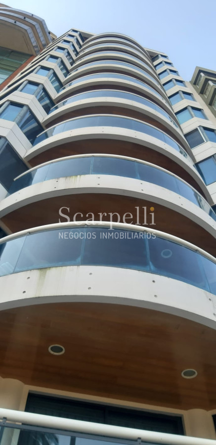 Apartamento ID.28914 - Apartamento Frente al Club de Golf con estupendo entorno verde Próximo Rambla & Shopping Punta Carretas: Inmejorable Vista y Tranquilidad.-
