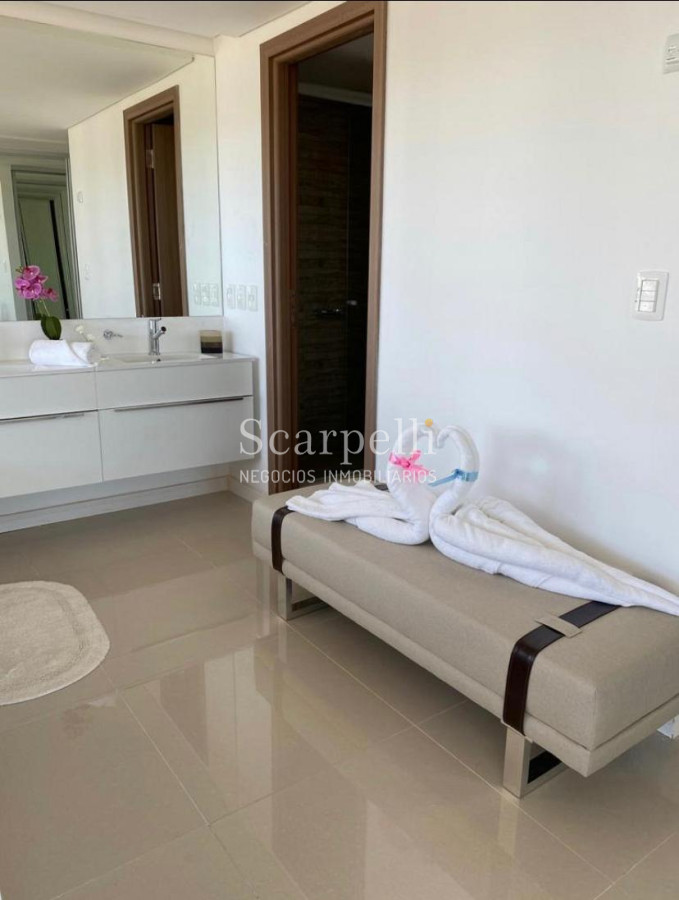 Apartamento ID.29913 - Parada 10 Brava Piso alto con gran vista al mar