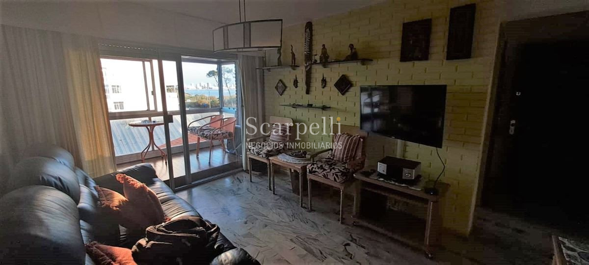 Apartamento ID.7 - Alquiler Anual Apartamento Punta Del Este Mansa Rambla 2 Dorm 2 baños suite cochera