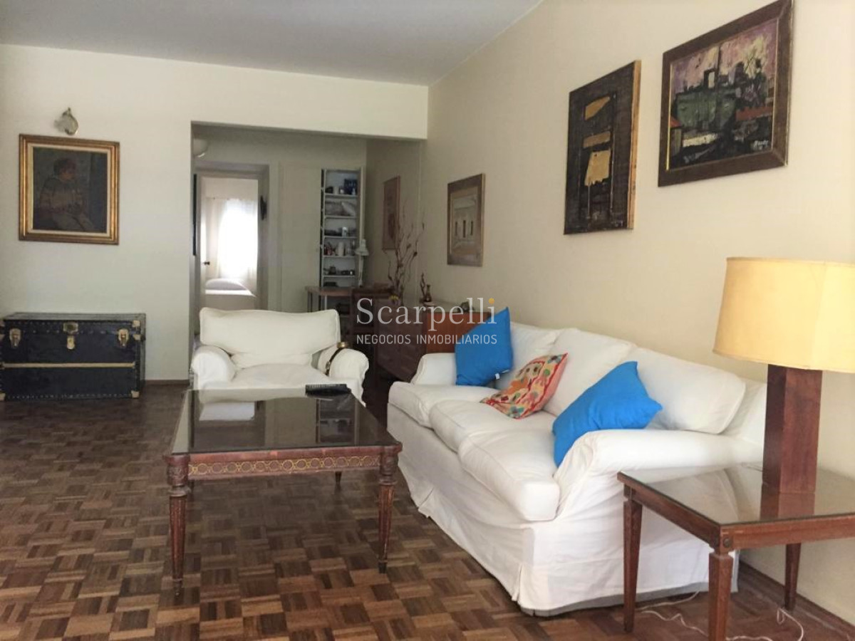 Apartamento ID.30466 - Venta Apartamento en Pocitos frente a Plaza Gomensoro a pocos mts. de la Rambla con estupenda vista despejada.-