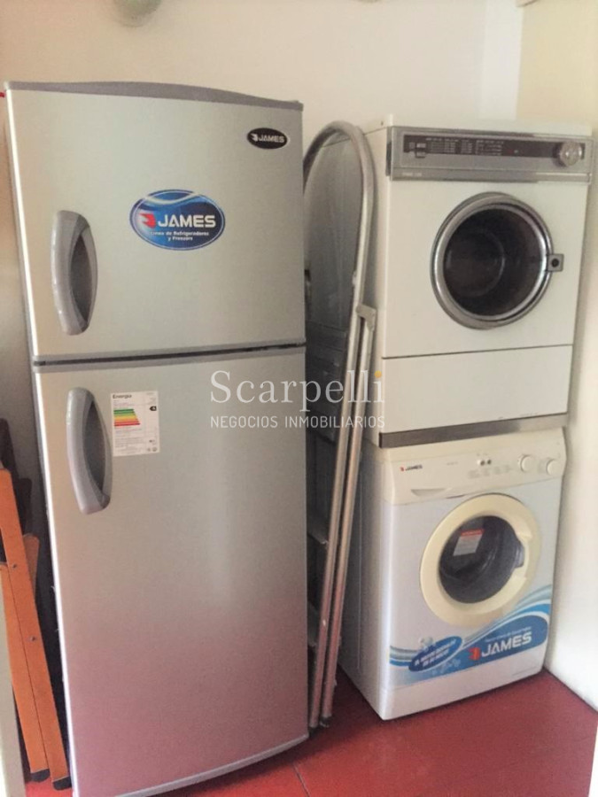 Apartamento ID.30466 - Venta Apartamento en Pocitos frente a Plaza Gomensoro a pocos mts. de la Rambla con estupenda vista despejada.-