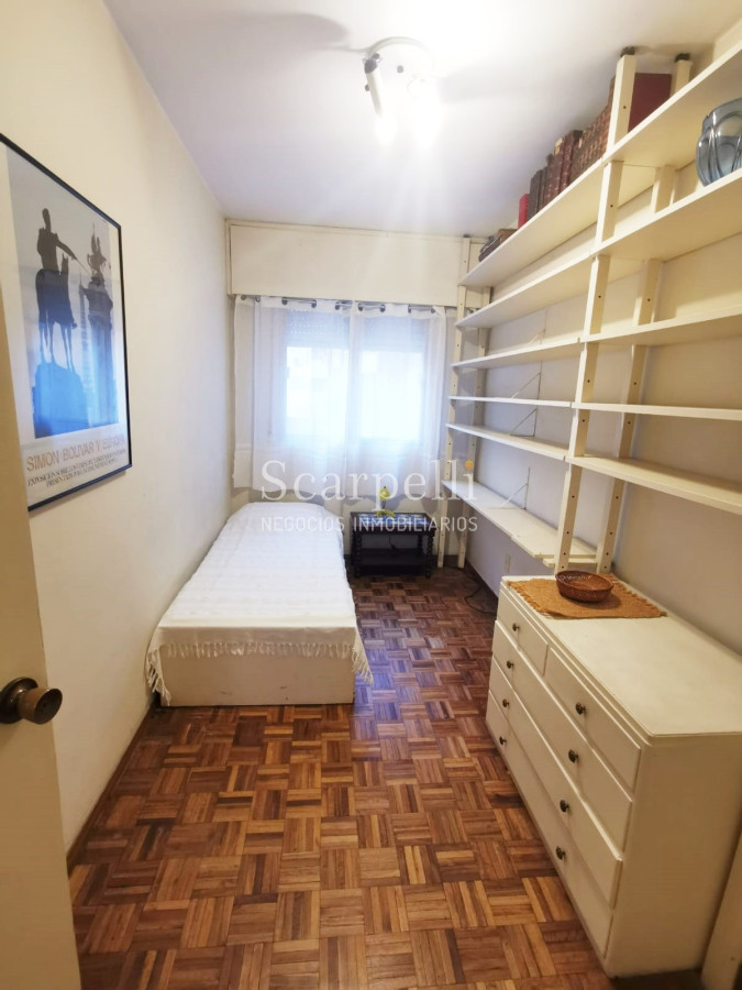 Apartamento ID.30466 - Venta Apartamento en Pocitos frente a Plaza Gomensoro a pocos mts. de la Rambla con estupenda vista despejada.-
