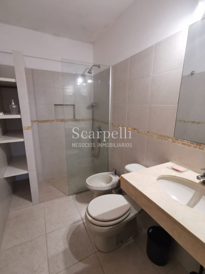 Apartamento ID.30466 - Venta Apartamento en Pocitos frente a Plaza Gomensoro a pocos mts. de la Rambla con estupenda vista despejada.-