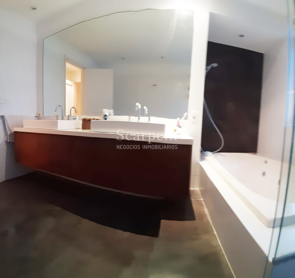Apartamento ID.30931 - VENTA APARTAMENTO PENTHOUSE POCITOS 3 DORMITORIOS GRANDES TERRAZAS GARAGE DOBLE