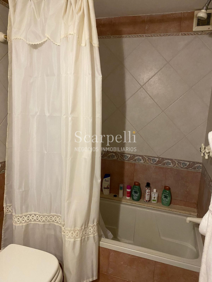 Apartamento ID.31742 - Venta Apartamento Malvin 2 dormitorios 2 baños Cochera Rambla Próximo