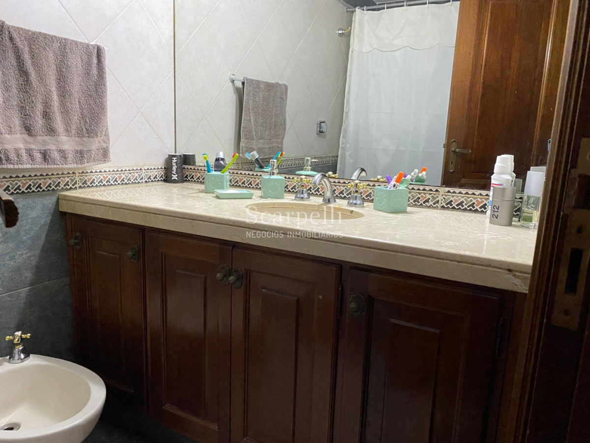 Apartamento ID.31742 - Venta Apartamento Malvin 2 dormitorios 2 baños Cochera Rambla Próximo