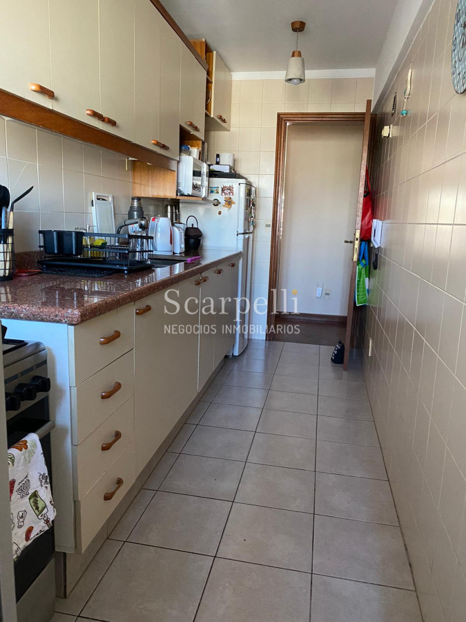 Apartamento ID.31742 - Venta Apartamento Malvin 2 dormitorios 2 baños Cochera Rambla Próximo