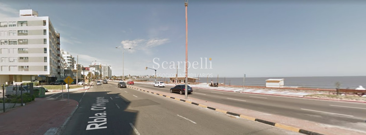 Apartamento ID.31742 - Venta Apartamento Malvin 2 dormitorios 2 baños Cochera Rambla Próximo