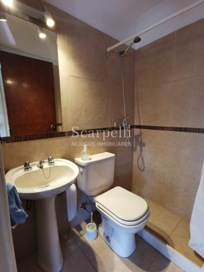 Apartamento ID.32606 - VENTA APARTAMENTO POCITOS 3 DORMITORIOS 2 BAÑOS SERVICIO GARAGE Fco. Soca prox. Av. Rivera.-