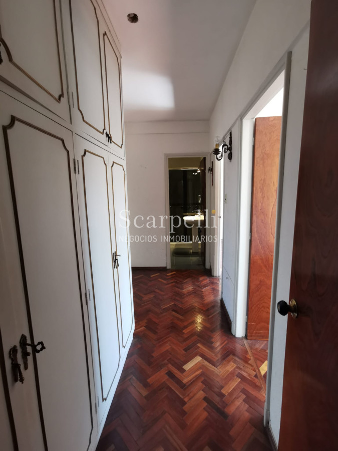 Apartamento ID.32606 - VENTA APARTAMENTO POCITOS 3 DORMITORIOS 2 BAÑOS SERVICIO GARAGE Fco. Soca prox. Av. Rivera.-