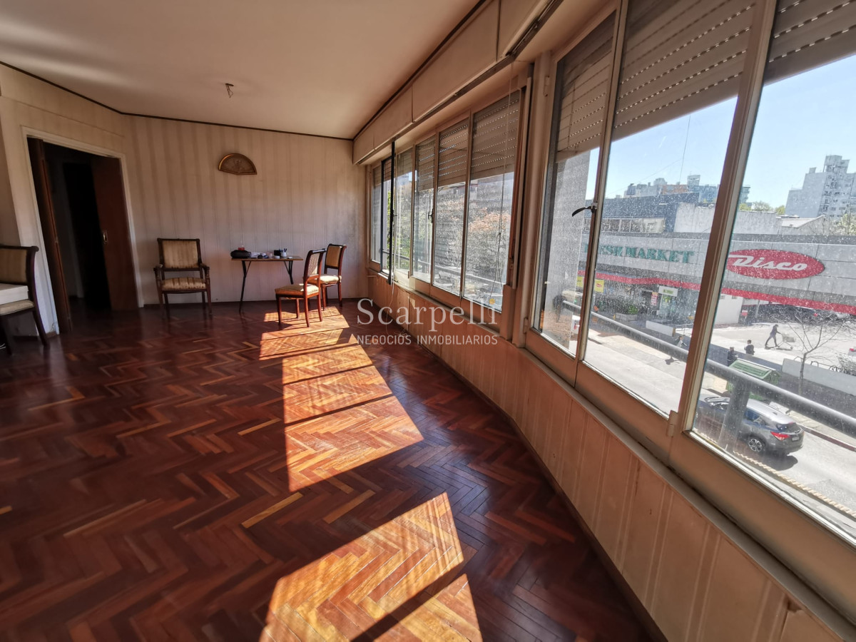 Apartamento ID.32606 - VENTA APARTAMENTO POCITOS 3 DORMITORIOS 2 BAÑOS SERVICIO GARAGE Fco. Soca prox. Av. Rivera.-