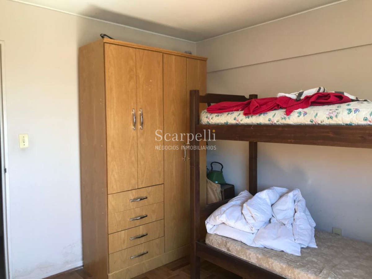 Apartamento ID.33814 - VENTA APARTAMENTO SOBRE 18 DE JULIO 2 DORMITORIOS CON GARAGE