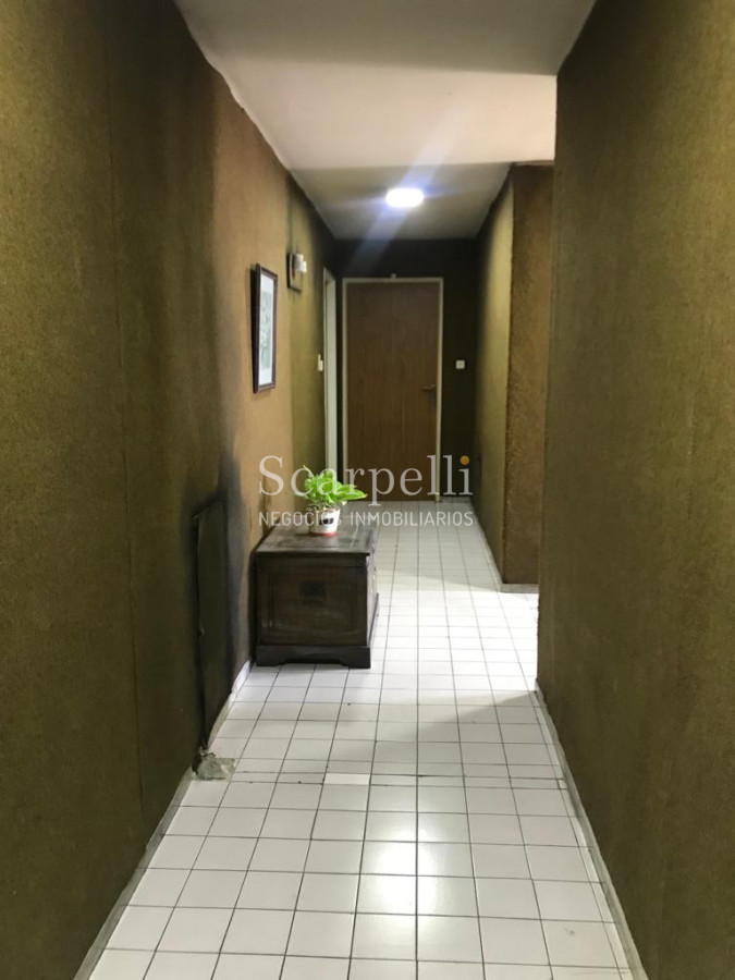 Apartamento ID.33814 - VENTA APARTAMENTO SOBRE 18 DE JULIO 2 DORMITORIOS CON GARAGE