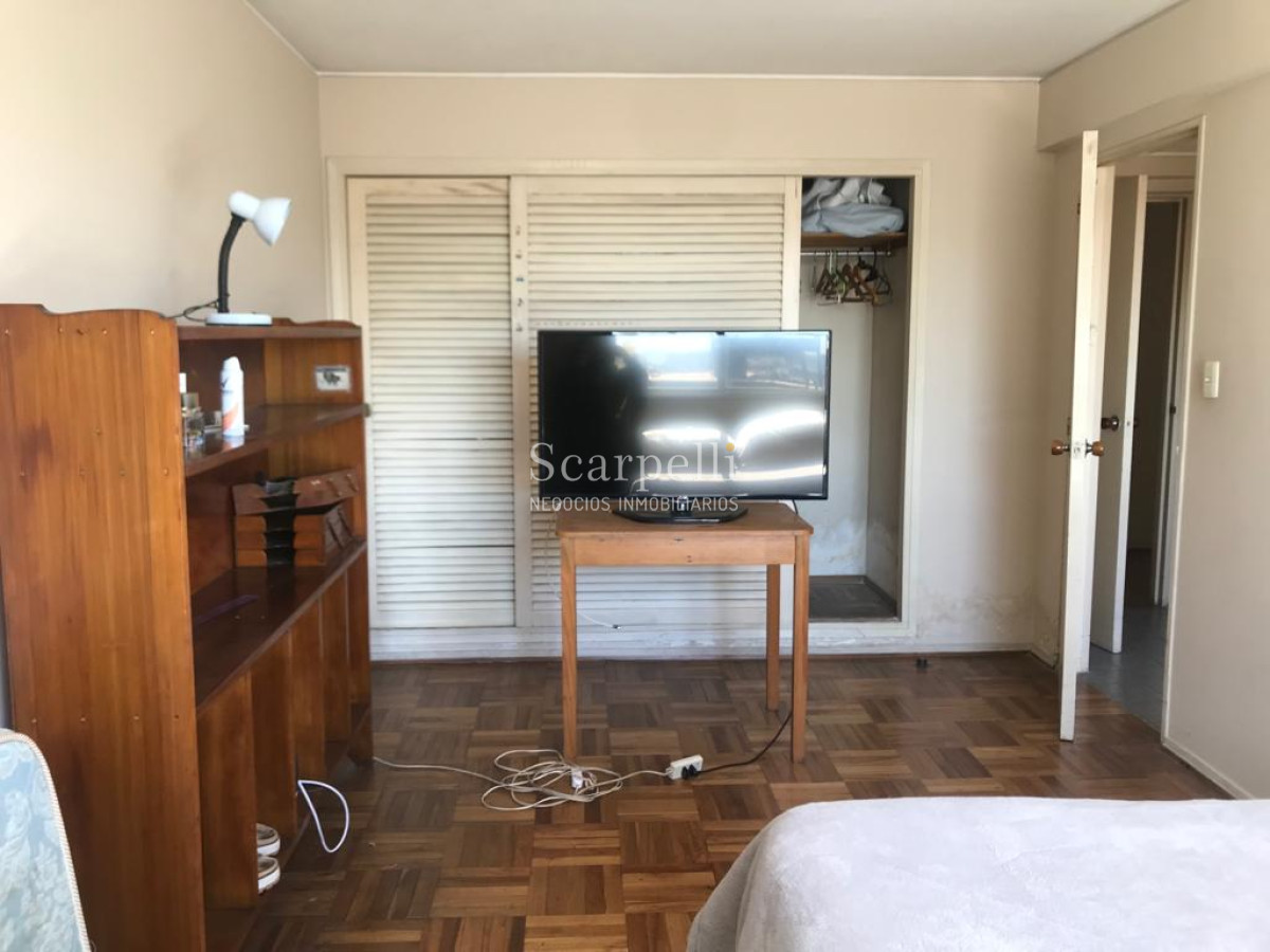 Apartamento ID.33814 - VENTA APARTAMENTO SOBRE 18 DE JULIO 2 DORMITORIOS CON GARAGE
