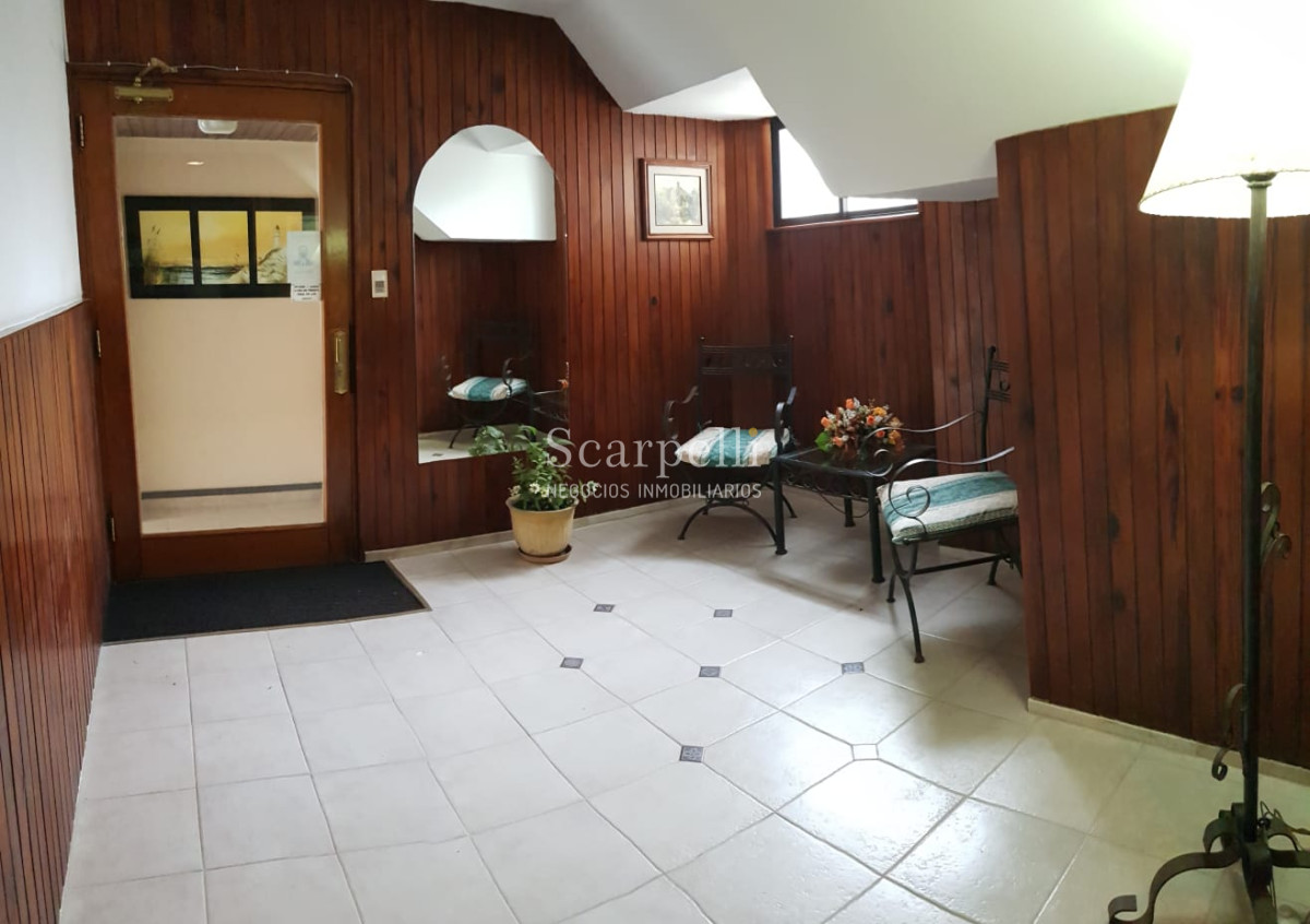 Apartamento ID.33895 - Venta Apartamento Julio César y Av. Rivera prox. Shopping Montevideo con Garage todo al frente