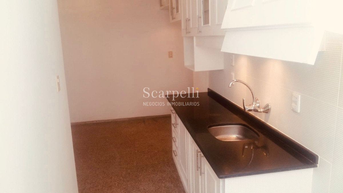 Apartamento ID.33895 - Venta Apartamento Julio César y Av. Rivera prox. Shopping Montevideo con Garage todo al frente