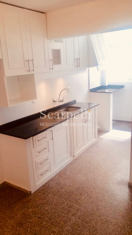 Apartamento ID.33895 - Venta Apartamento Julio César y Av. Rivera prox. Shopping Montevideo con Garage todo al frente