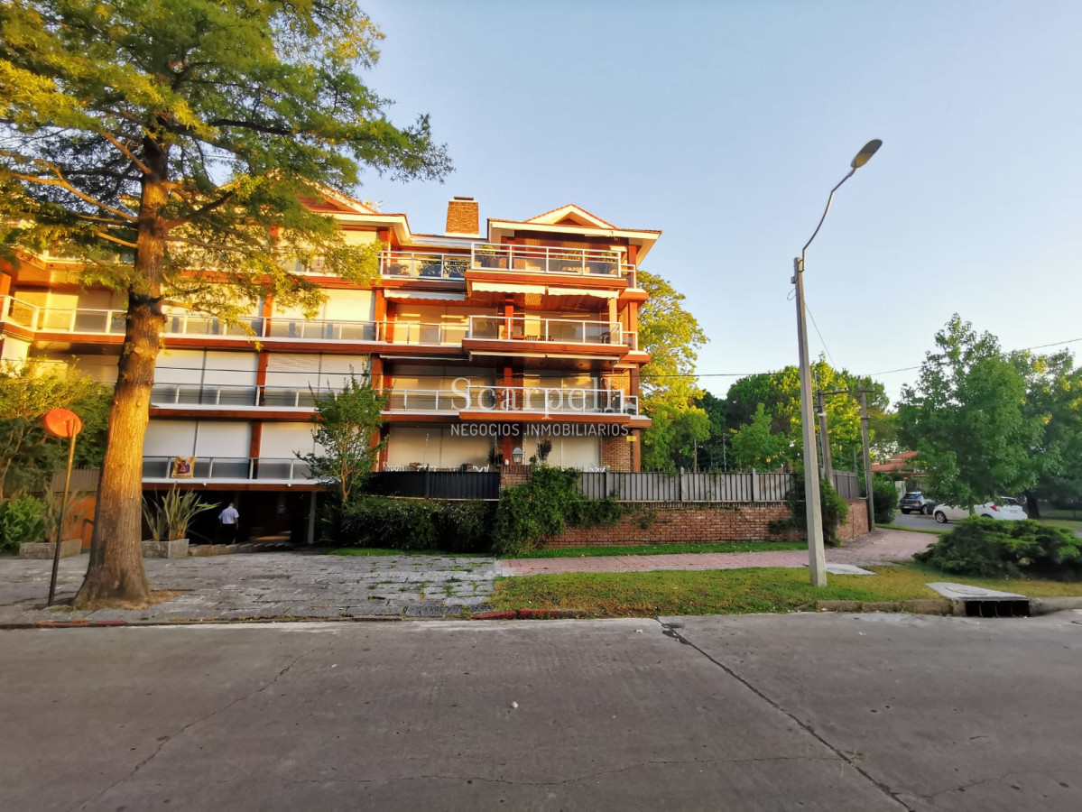 Apartamento ID.35102 - CARRASCO ALQUILER APARTAMENTO CATEGORIA PROXIMO AROCENA Y LAWN TENNIS