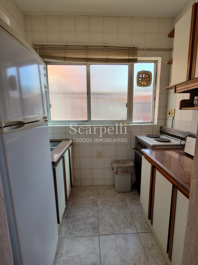Apartamento ID.35888 - ALQUILER ANUAL APARTAMENTO PUNTA DEL ESTE PROXIMO PENÍNSULA 3 DORMITORIOS SERVICIO COMPLETO GRAN TERRAZA & BARBACOA + COCHERA.-