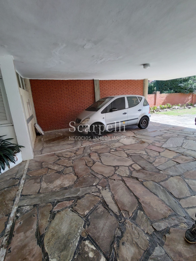 Apartamento ID.35888 - ALQUILER ANUAL APARTAMENTO PUNTA DEL ESTE PROXIMO PENÍNSULA 3 DORMITORIOS SERVICIO COMPLETO GRAN TERRAZA & BARBACOA + COCHERA.-