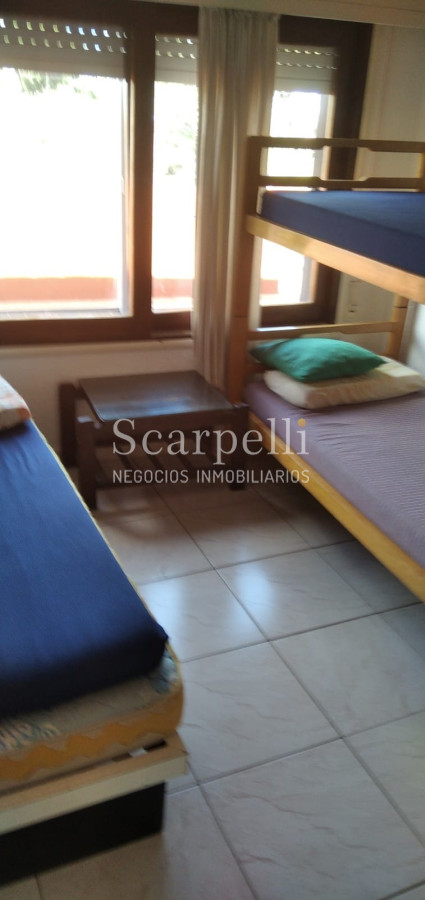 Apartamento ID.35888 - ALQUILER ANUAL APARTAMENTO PUNTA DEL ESTE PROXIMO PENÍNSULA 3 DORMITORIOS SERVICIO COMPLETO GRAN TERRAZA & BARBACOA + COCHERA.-