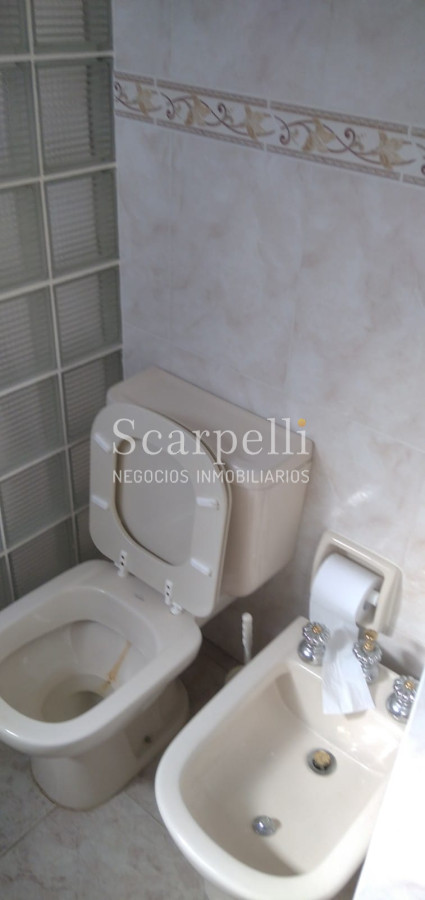 Apartamento ID.35888 - ALQUILER ANUAL APARTAMENTO PUNTA DEL ESTE PROXIMO PENÍNSULA 3 DORMITORIOS SERVICIO COMPLETO GRAN TERRAZA & BARBACOA + COCHERA.-