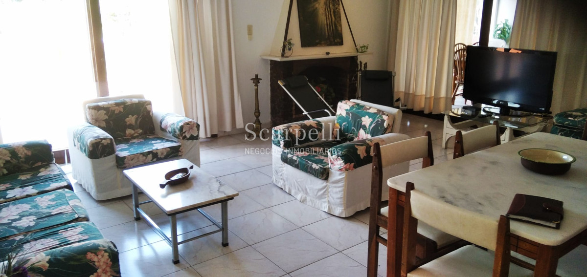Apartamento ID.35888 - ALQUILER ANUAL APARTAMENTO PUNTA DEL ESTE PROXIMO PENÍNSULA 3 DORMITORIOS SERVICIO COMPLETO GRAN TERRAZA & BARBACOA + COCHERA.-