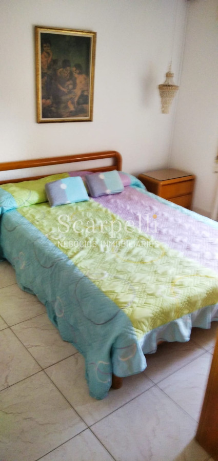 Apartamento ID.35888 - ALQUILER ANUAL APARTAMENTO PUNTA DEL ESTE PROXIMO PENÍNSULA 3 DORMITORIOS SERVICIO COMPLETO GRAN TERRAZA & BARBACOA + COCHERA.-