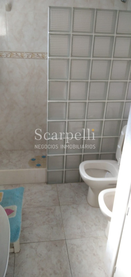 Apartamento ID.35888 - ALQUILER ANUAL APARTAMENTO PUNTA DEL ESTE PROXIMO PENÍNSULA 3 DORMITORIOS SERVICIO COMPLETO GRAN TERRAZA & BARBACOA + COCHERA.-