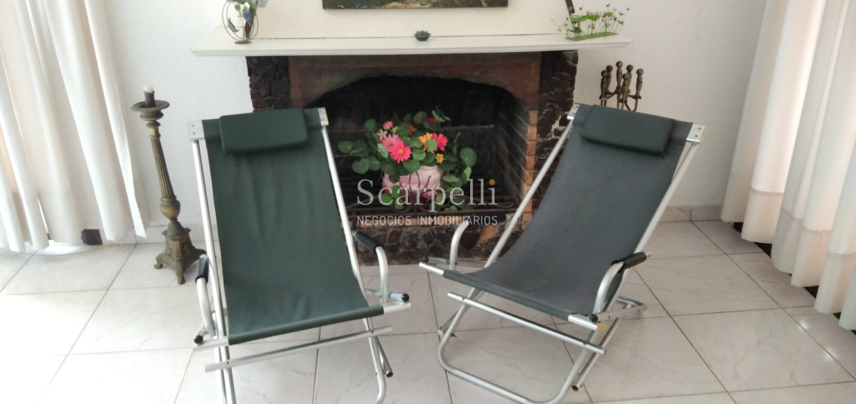 Apartamento ID.35888 - ALQUILER ANUAL APARTAMENTO PUNTA DEL ESTE PROXIMO PENÍNSULA 3 DORMITORIOS SERVICIO COMPLETO GRAN TERRAZA & BARBACOA + COCHERA.-