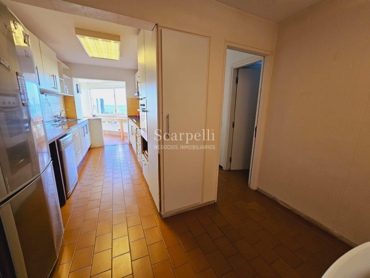 Apartamento ID.50403 - Venta Apartamento Punta del Este Piso Alto Estupenda Vista y Amenities
