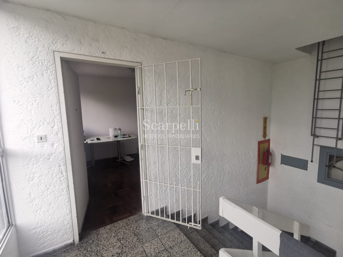 Apartamento ID.36358 - Sayago: Muy Próximo a Millán y Molinos de Raffo: 3er. Piso por escalera Impecable pronto para mudarse.-