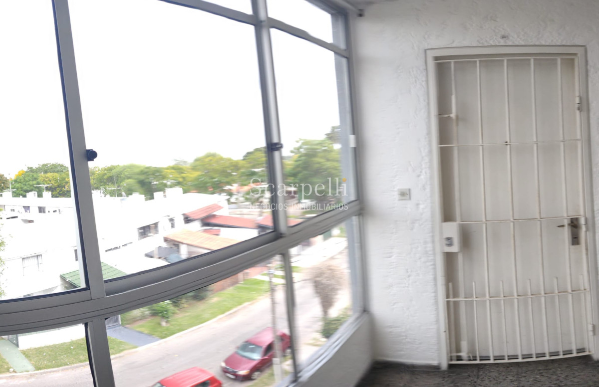 Apartamento ID.36358 - Sayago: Muy Próximo a Millán y Molinos de Raffo: 3er. Piso por escalera Impecable pronto para mudarse.-