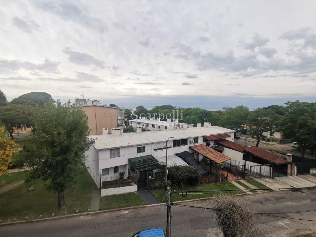 Apartamento ID.36358 - Sayago: Muy Próximo a Millán y Molinos de Raffo: 3er. Piso por escalera Impecable pronto para mudarse.-