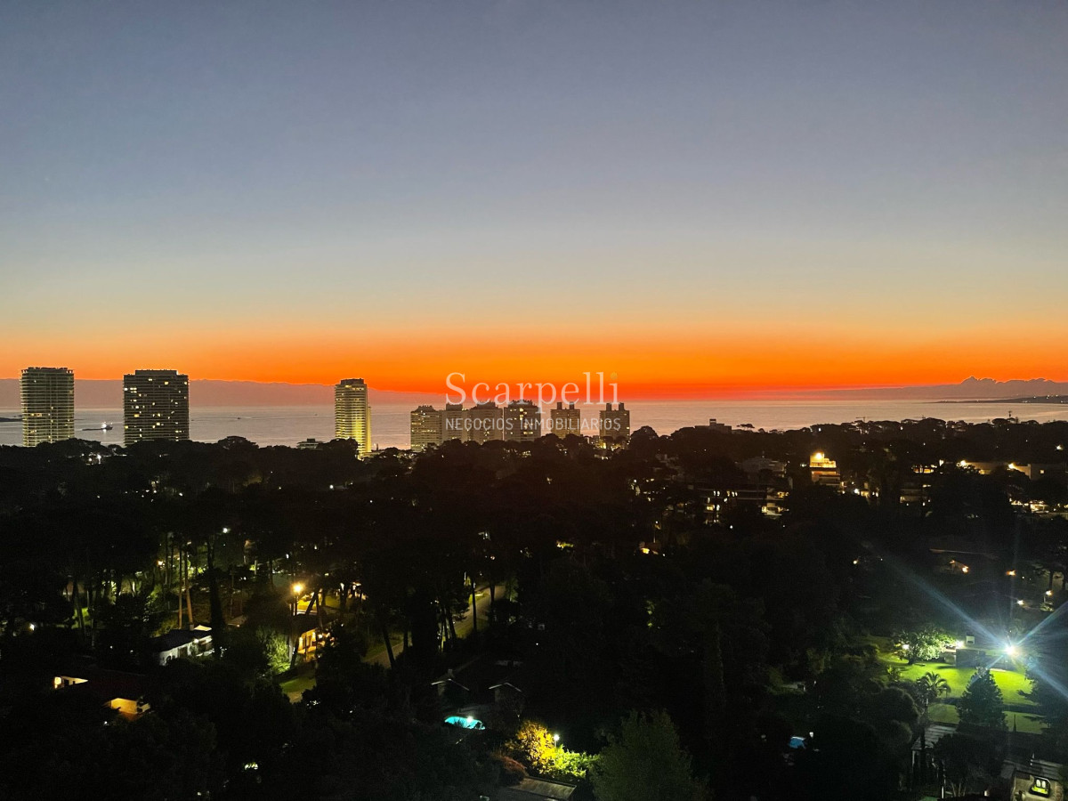 Apartamento ID.50403 - Venta Apartamento Punta del Este Piso Alto Estupenda Vista y Amenities