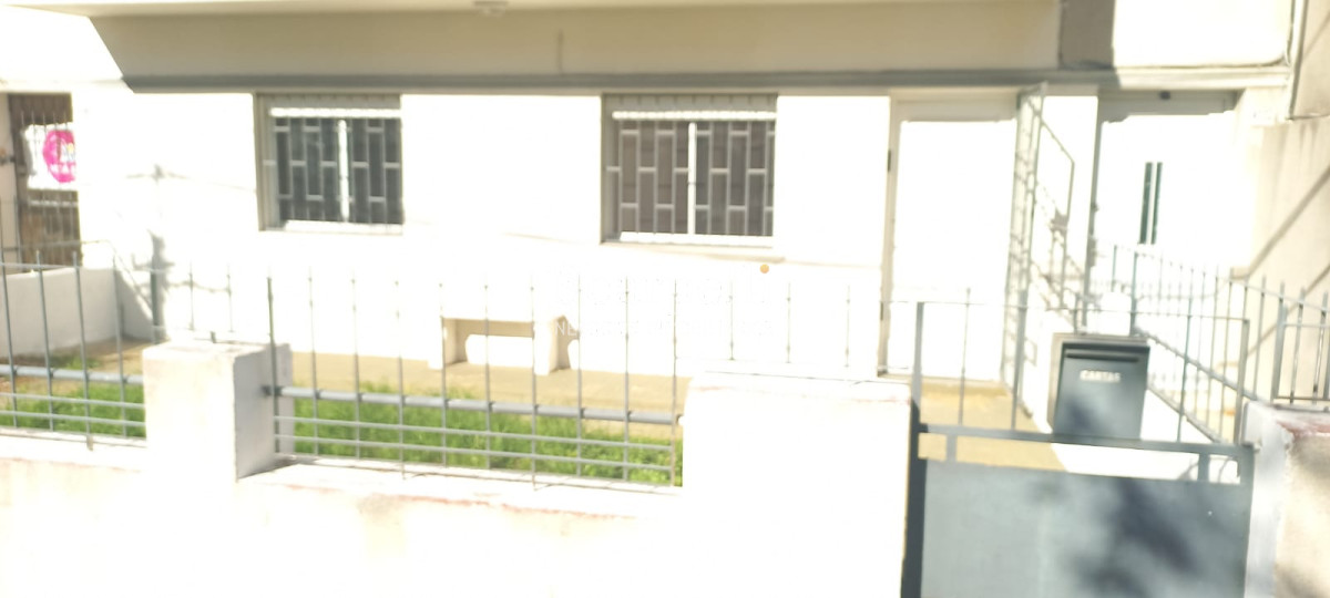 Apartamento ID.37138 - Cerrito: Alquiler & Venta Propiedad Horizontal de Bajos  3 dormitorios + lugar para coche en Jardín.-