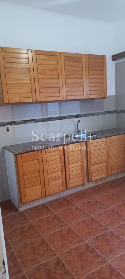 Apartamento ID.37138 - Cerrito: Alquiler & Venta Propiedad Horizontal de Bajos  3 dormitorios + lugar para coche en Jardín.-