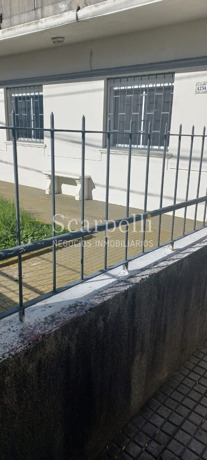 Apartamento ID.37138 - Cerrito: Alquiler & Venta Propiedad Horizontal de Bajos  3 dormitorios + lugar para coche en Jardín.-