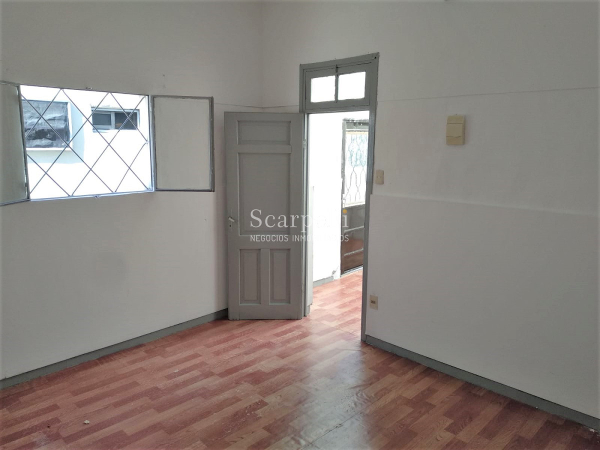 Apartamento ID.37264 - Atención Rentistas ! 3 interesantes opciones de inmuebles con Renta Segura en Brazo Oriental - Malvin Norte & La Comercial.-