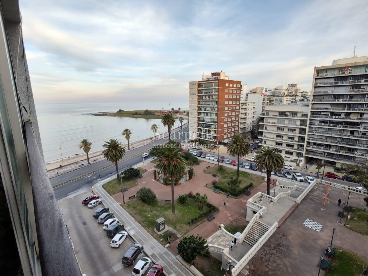 Apartamento ID.38365 - VENTA APARTAMENTO PLAZA GOMENSORO PISO ALTO CON VISTA A LA RAMBLA 2 DORMITORIOS 2 BAÑOS