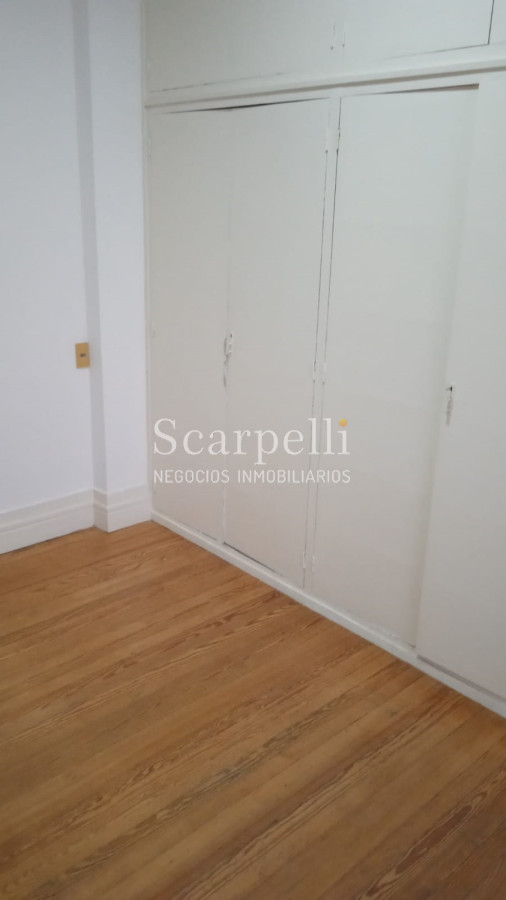 Apartamento ID.38401 - VENTA APARTAMENTO CENTRO ESTILO ART DECÓ 2 DORMITORIOS CONTRAFRENTE MUCHA LUZ Y MUY PROLIJO CON CALEFACCIÓN CENTRAL